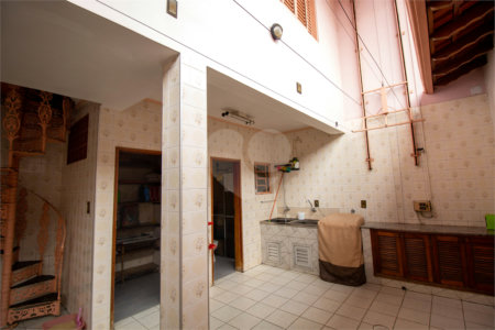 Sobrado à venda com 5 quartos, sendo 1 suíte,  em Jardim Villaça, São Roque, SP