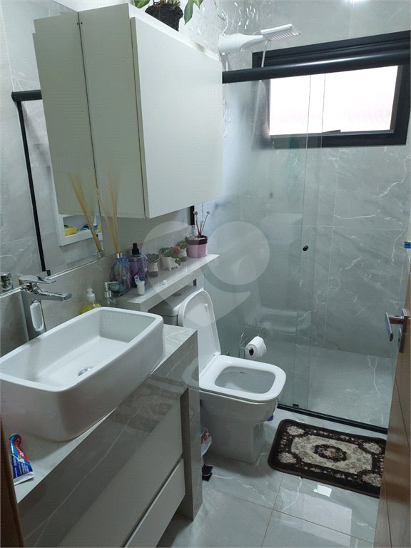 Casa à venda com 4 quartos, sendo 2 suítes,  no condomínio Figueira Garden, Atibaia - SP