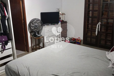 Chácara à venda com 5 quartos, sendo 3 suítes, em Loteamento Residencial Vista Linda, São José dos Campos, SP