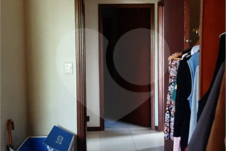 Sobrado à venda com 8 quartos em Jardim São Luís, São Paulo, SP
