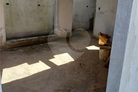Casa à venda com 2 suítes no condomínio Ricieri, Mogi das Cruzes - SP
