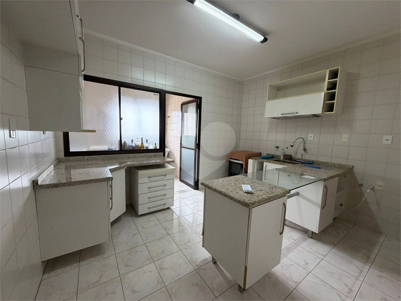 Apartamento à venda com 3 quartos, sendo 1 suíte, no Centro, Suzano, SP