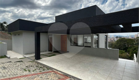 Casa à venda com 3 suítes no condomínio Spazio Design, Bragança Paulista - SP