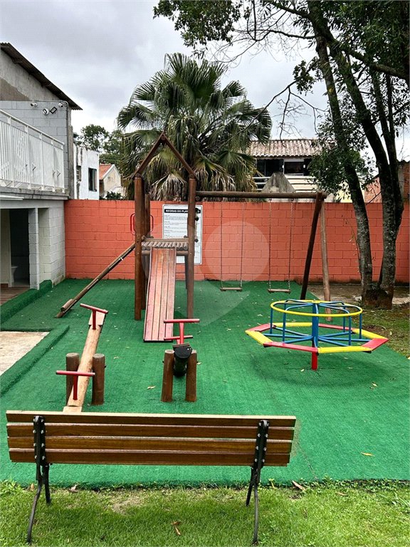 Casa à venda com 2 quartos no condomínio Carvalho Lagares, Poá - SP