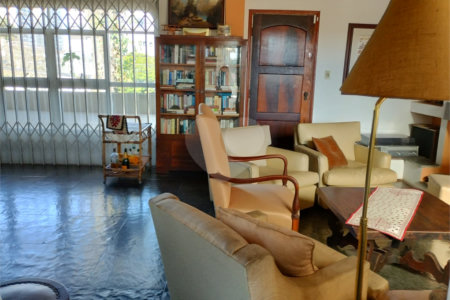Casa de Vila à venda com 4 suítes em Jardim Londrina, São Paulo, SP