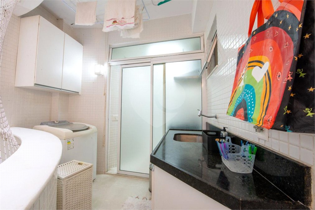 Apartamento à venda com 3 quartos, sendo 1 suíte, em Leme, Rio de Janeiro, RJ