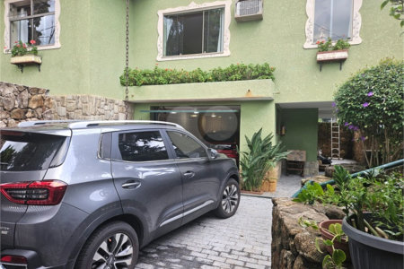 Casa à venda com 4 quartos, sendo 3 suítes, em Jardim Tapajós, Atibaia, SP