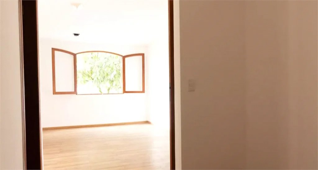 Casa à venda com 4 quartos, sendo 1 suíte,  em Vila Tiradentes, São Paulo, SP