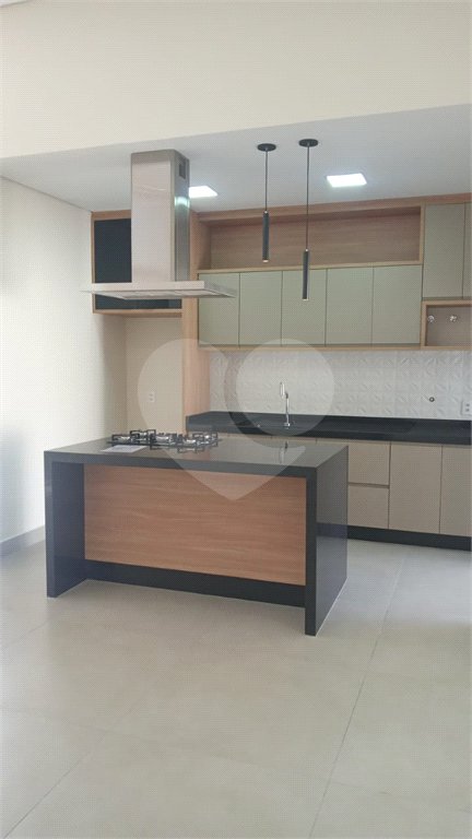 Casa à venda com 3 suítes no condomínio Jardim Residencial Dona Lucilla, Indaiatuba - SP