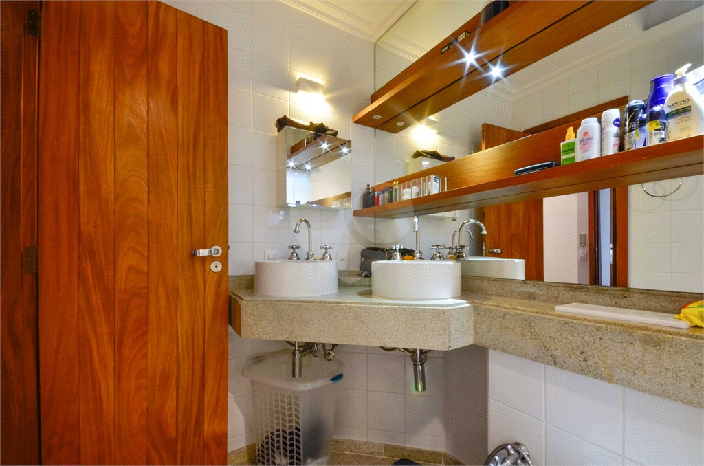 Casa à venda com 5 quartos, sendo 4 suítes, no condomínio Espaço Mobile - Real Parque, São Paulo - SP