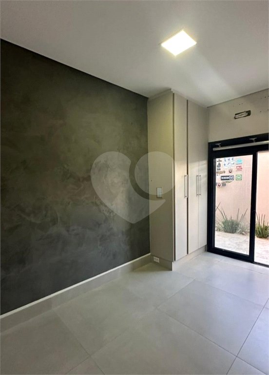 Casa à venda com 3 quartos, sendo 2 suítes, no condomínio Residencial Maria Dulce, Indaiatuba - SP