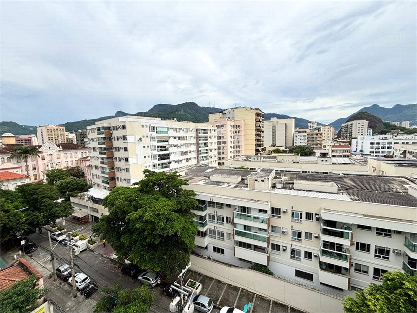 Apartamento à venda com 3 quartos, sendo 1 suíte,  em Maracanã, Rio de Janeiro, RJ
