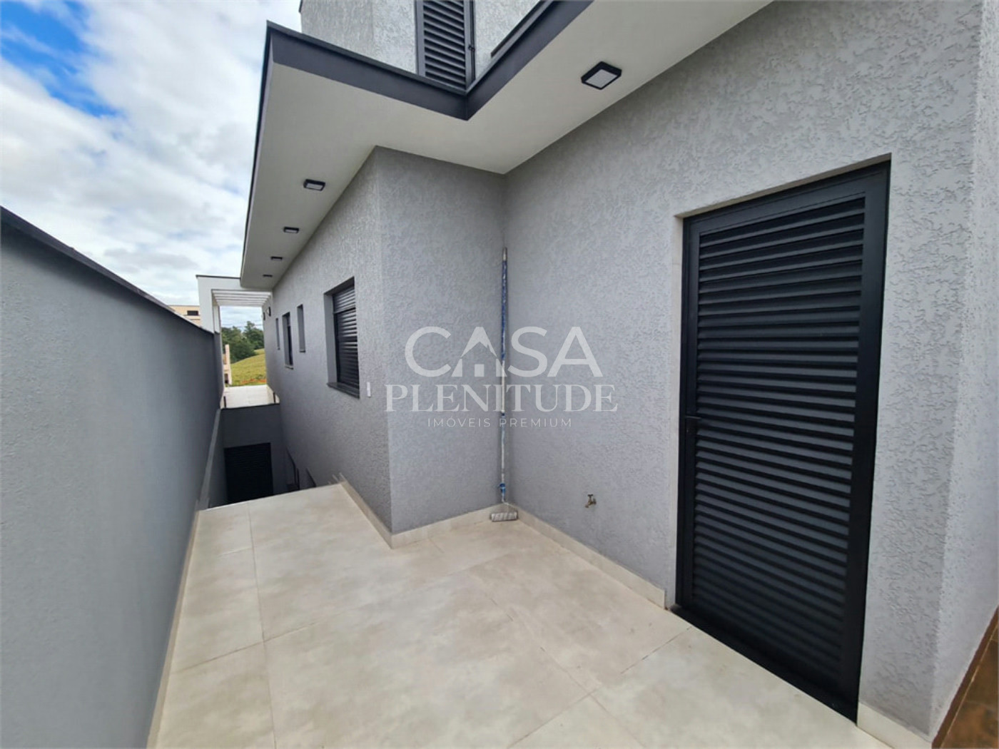 Casa em condomínio à venda com 5 quartos, sendo 3 suítes, em Wanel Ville, Sorocaba, SP