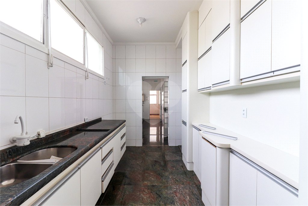 Apartamento à venda com 4 quartos, sendo 1 suíte, em Jardim Paulista, São Paulo, SP