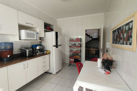 Casa para alugar com 6 quartos, sendo 4 suítes,  no Centro, Itapetininga, SP