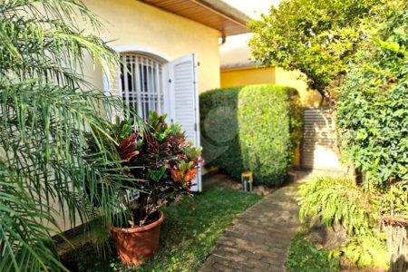 Casa Térrea à venda com 3 suítes em Alto da Boa Vista, São Paulo, SP