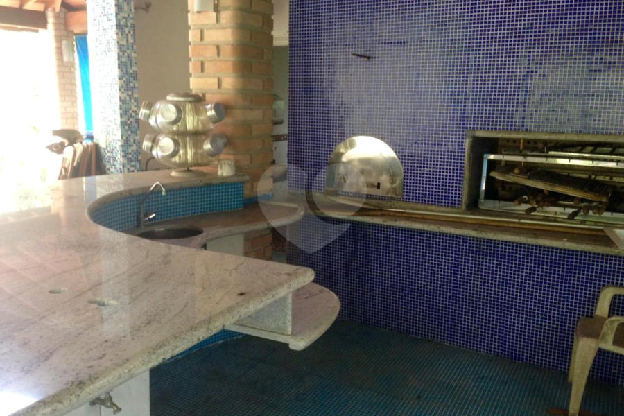 Sobrado à venda com 4 quartos, sendo 2 suítes, em Serra da Cantareira, Mairiporã, SP