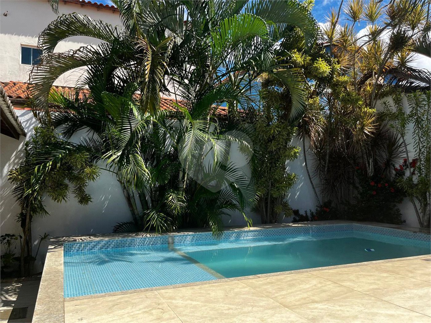 Casa à venda com 4 quartos, sendo 2 suítes, em Peró, Cabo Frio, RJ