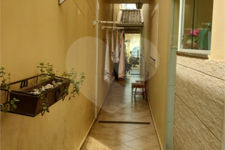 Sobrado à venda com 3 quartos, sendo 1 suíte, em Chora Menino, São Paulo, SP