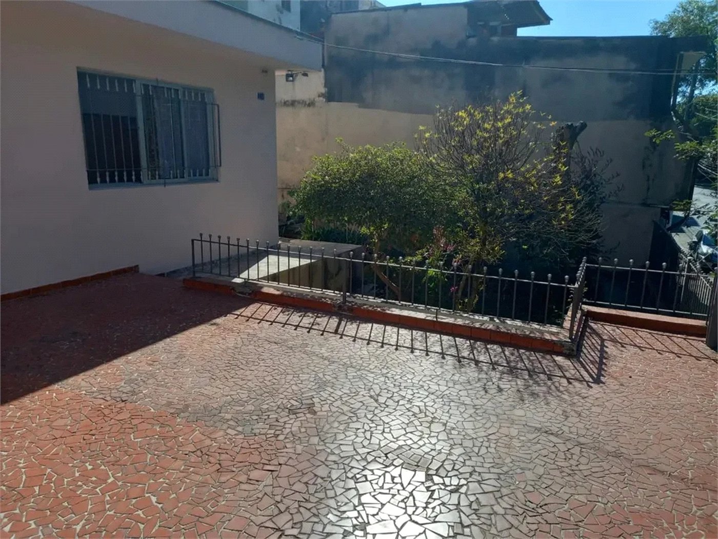 Casa à venda com 3 quartos, sendo 1 suíte,  em Vila Tiradentes, São Paulo, SP
