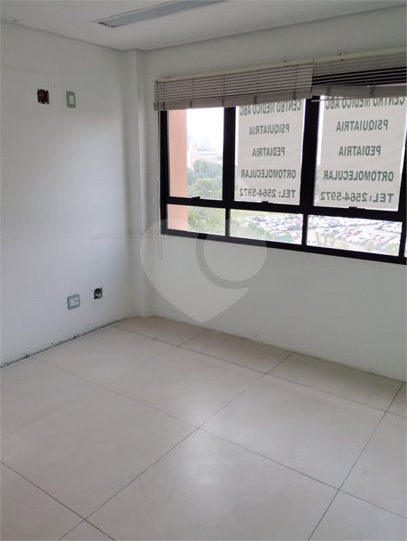 Sala à venda em Vila Bastos, Santo André, SP