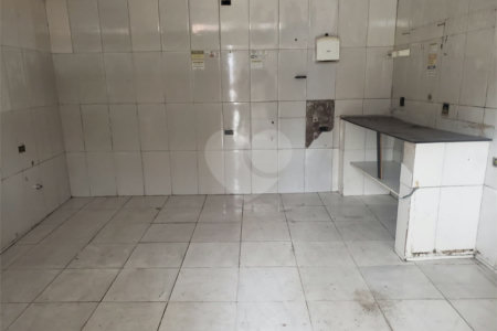 Casa à venda com 3 quartos em Parque Vitória, São Paulo, SP