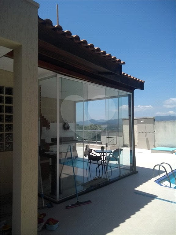 Casa à venda com 3 quartos, sendo 2 suítes,  no condomínio Vale do Sol, Bom Jesus dos Perdões - SP