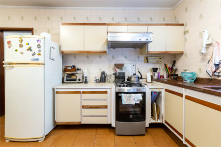 Casa à venda com 4 quartos, sendo 2 suítes, em Campo Belo, São Paulo, SP