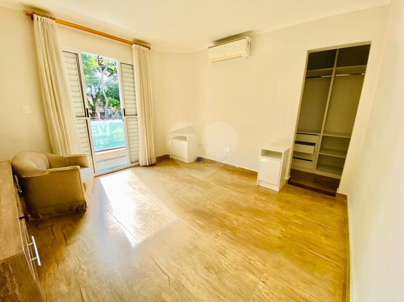 Sobrado à venda com 3 quartos, sendo 1 suíte, em Tremembé, São Paulo, SP