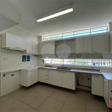 Sobrado à venda ou para alugar com 4 quartos, sendo 1 suíte, em Santo Amaro, São Paulo, SP
