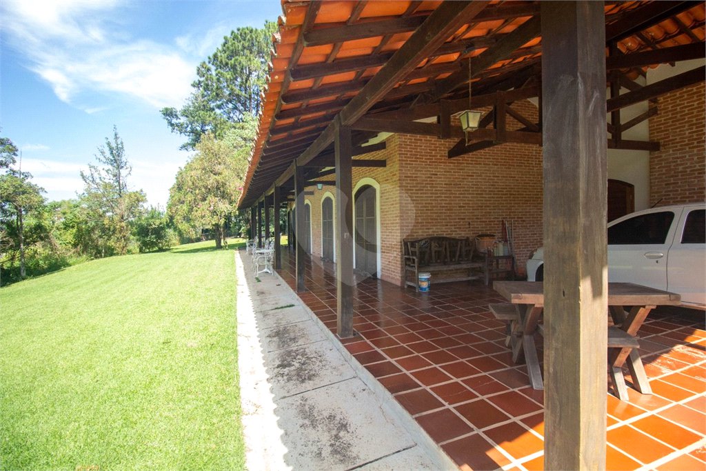 Chácara à venda com 3 quartos, sendo 1 suíte, em Marmeleiro, São Roque, SP