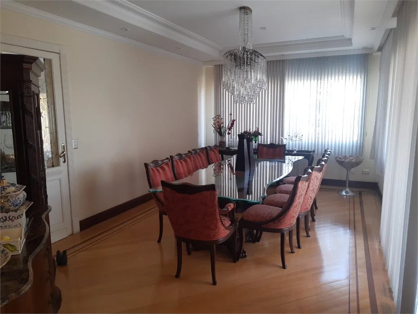 Casa à venda com 5 suítes em Jardim Leonor, São Paulo, SP
