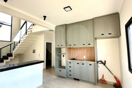 Casa à venda ou para alugar com 3 quartos, sendo 1 suíte, no condomínio Residencial Marchant Buarque, Atibaia - SP