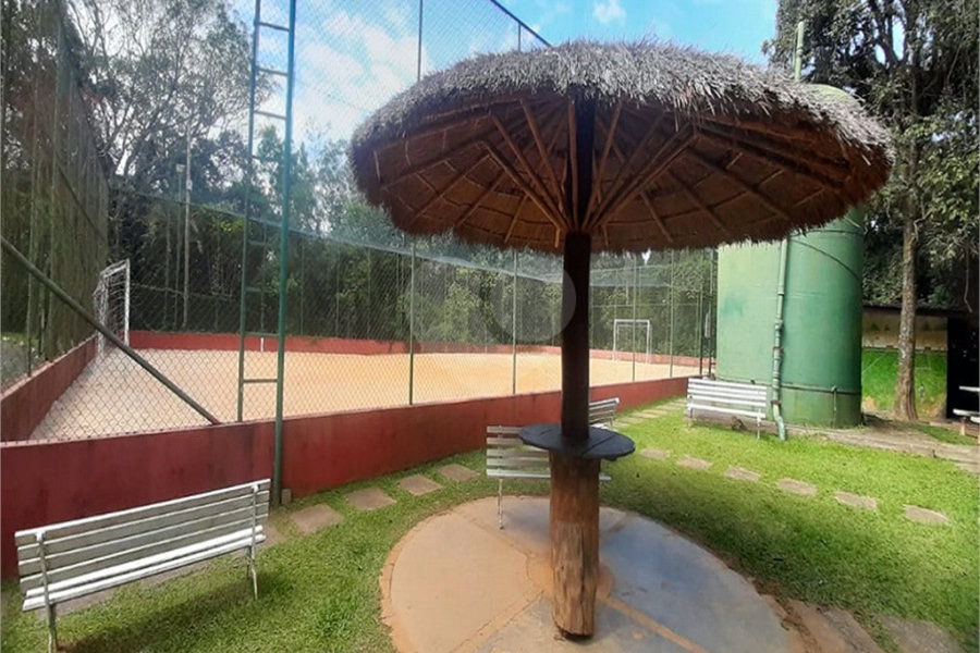 Casa à venda com 4 quartos, sendo 1 suíte, no condomínio Parque Suiça, Caieiras - SP