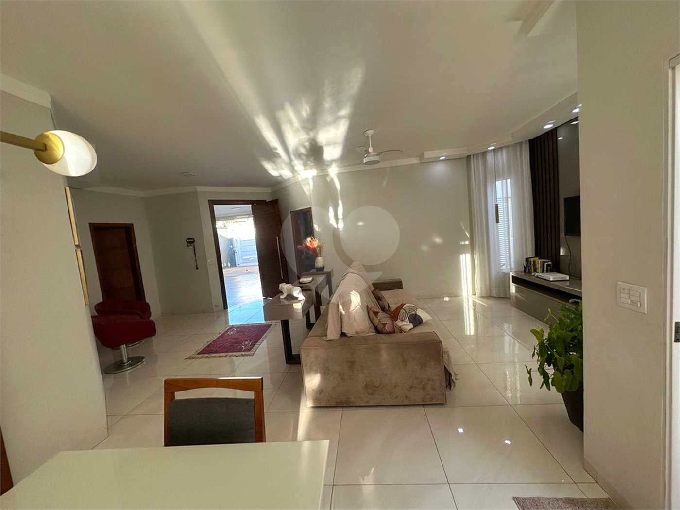 Casa à venda com 3 suítes em Cidade Jardim, Araraquara, SP