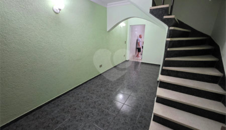 Sobrado à venda com 3 quartos em Rio Pequeno, São Paulo, SP