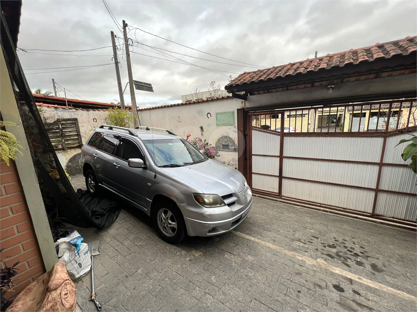 Casa à venda com 4 quartos, sendo 1 suíte,  em Jardim Ponte Grande, Mogi das Cruzes, SP