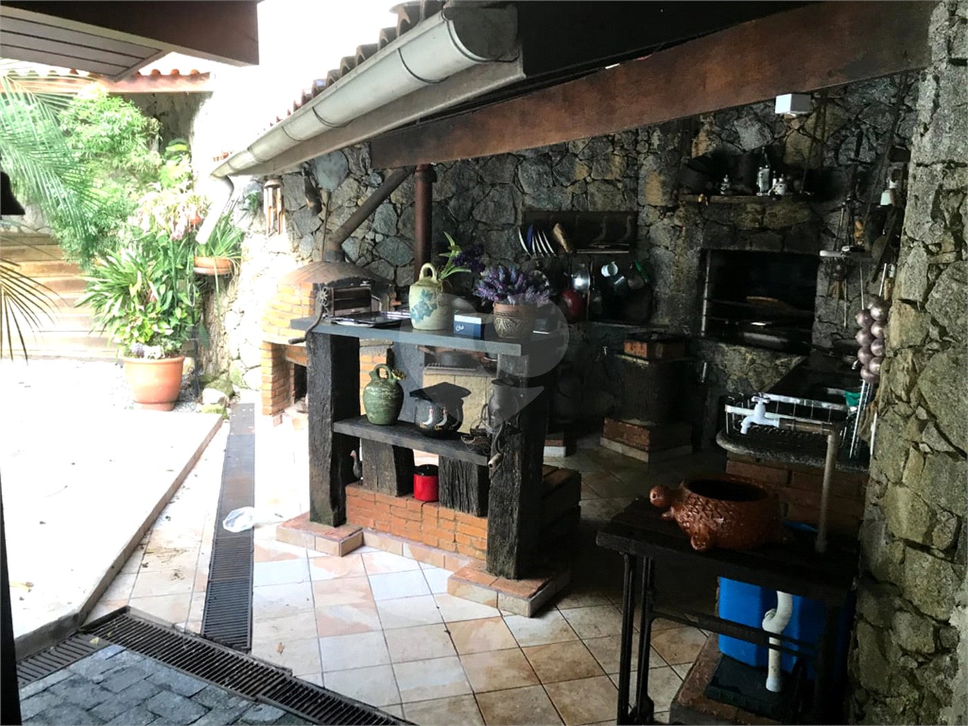 Casa à venda com 3 quartos, sendo 1 suíte, no condomínio Associação Reserva das Hortênsias, Mairiporã - SP