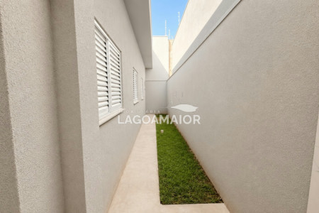 Casa à venda com 3 quartos, sendo 1 suíte,  em Jardim dos Ipês, Três Lagoas, MS
