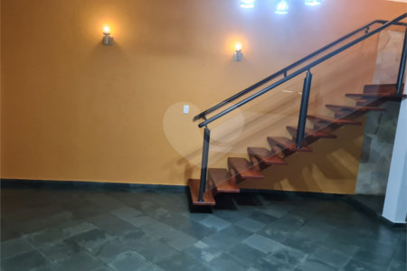 Sobrado para alugar com 3 quartos, sendo 2 suítes, em Jardim Paulista, Atibaia, SP