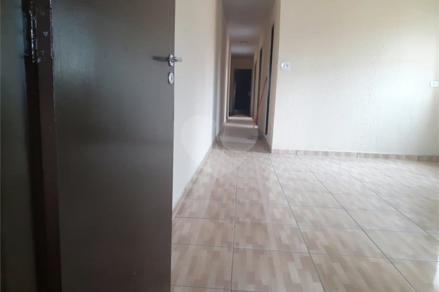 Sobrado à venda com 6 quartos, sendo 1 suíte,  em Jardim Las Vegas, Guarulhos, SP