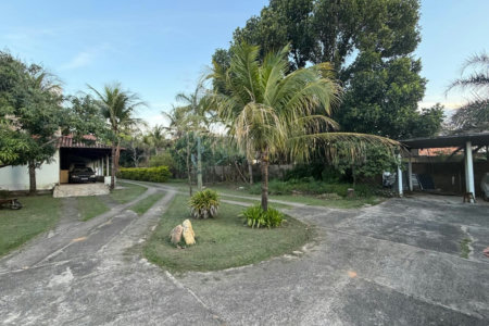 Casa Térrea à venda com 9 quartos, sendo 2 suítes, no condomínio Seranila, Monte Mor - SP