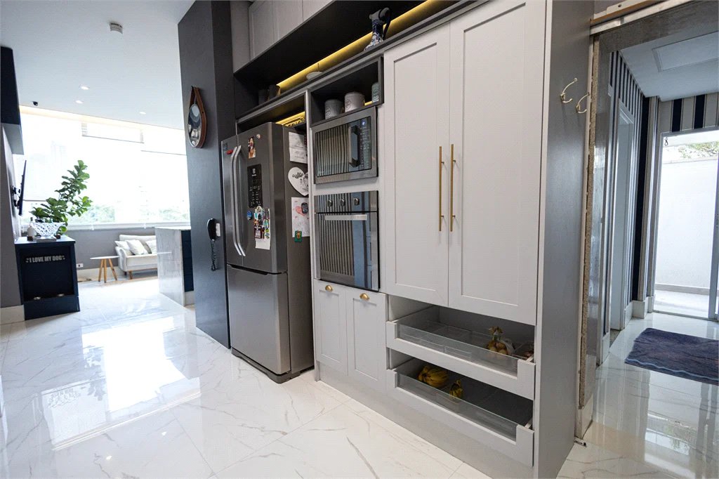 Apartamento à venda com 5 quartos, sendo 4 suítes, em Parque Reboucas, São Paulo, SP