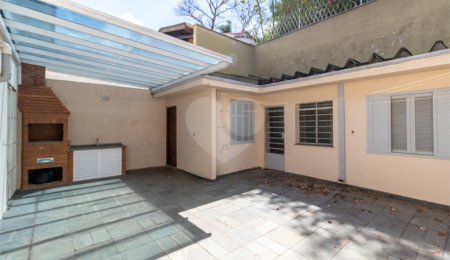 Sobrado à venda com 4 quartos, sendo 1 suíte,  em Chácara Monte Alegre, São Paulo, SP