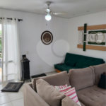 Casa à venda com 3 quartos, sendo 1 suíte, no condomínio Picollo Villaggio, Louveira - SP