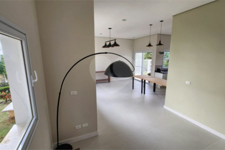 Casa à venda com 5 quartos, sendo 2 suítes, no condomínio Residencial Jardim Primavera, Louveira - SP