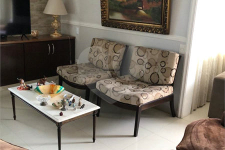 Apartamento à venda com 3 quartos, sendo 1 suíte, em Vila Azevedo, São Paulo, SP