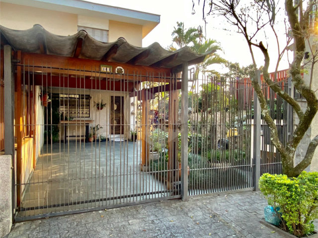 Sobrado à venda com 3 quartos, sendo 1 suíte,  em Santana, São Paulo, SP