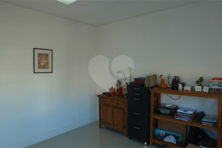 Casa à venda com 4 suítes no condomínio Figueira Gardn, Atibaia - SP
