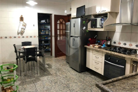 Sobrado à venda com 3 suítes em Lar São Paulo, São Paulo, SP